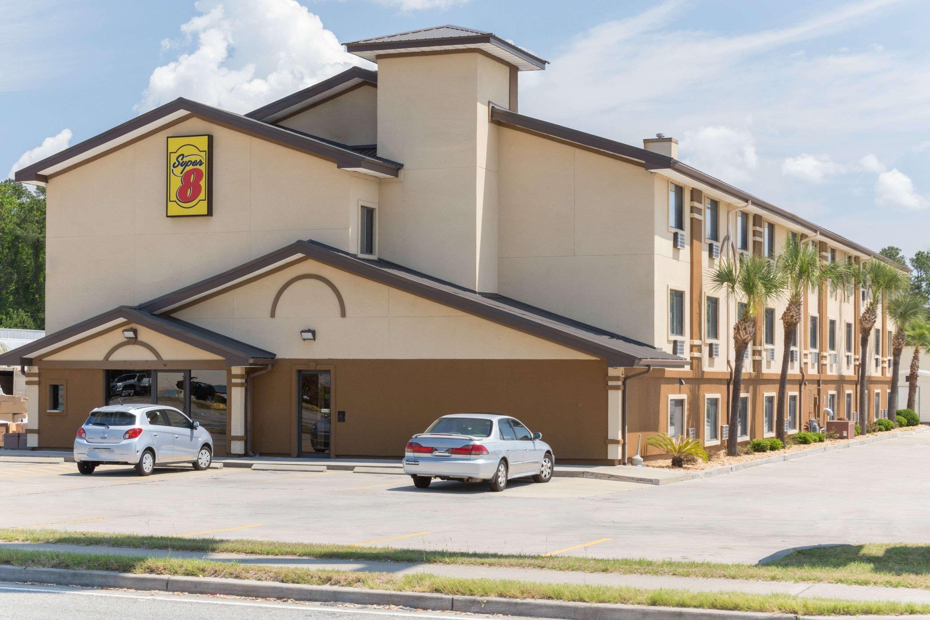 Super 8 By Wyndham Brunswick/St Simons Island Area Hotel Exterior photo